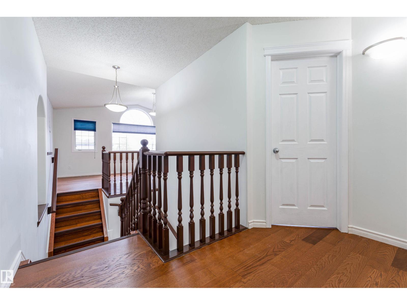 14916 136 ST NW - 32