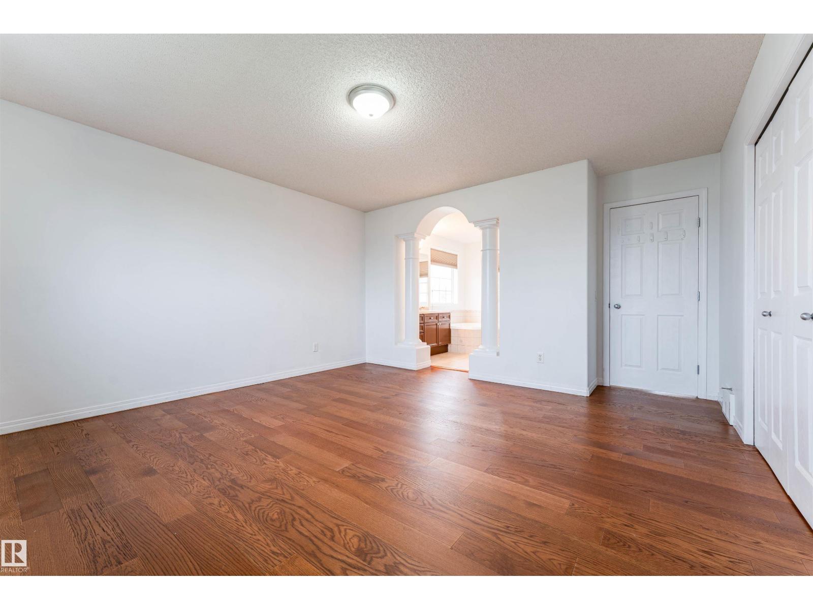 14916 136 ST NW - 33