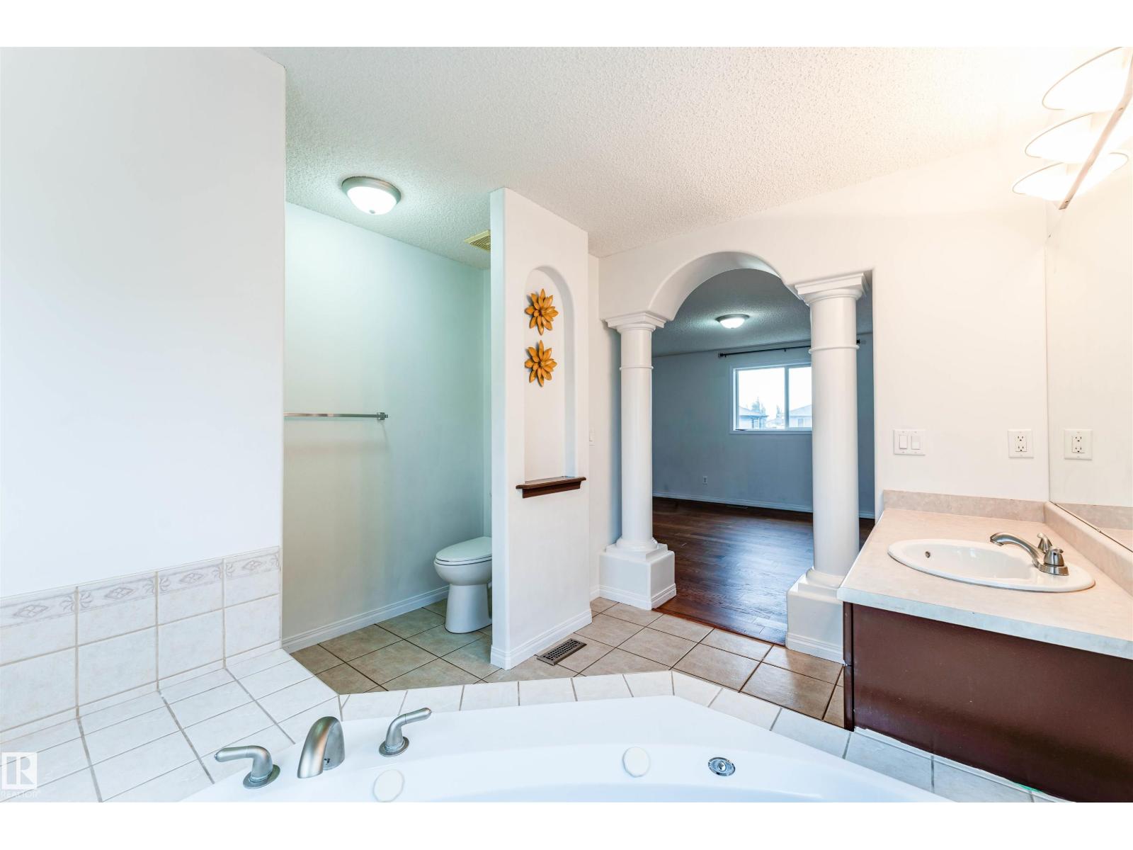 14916 136 ST NW - 38