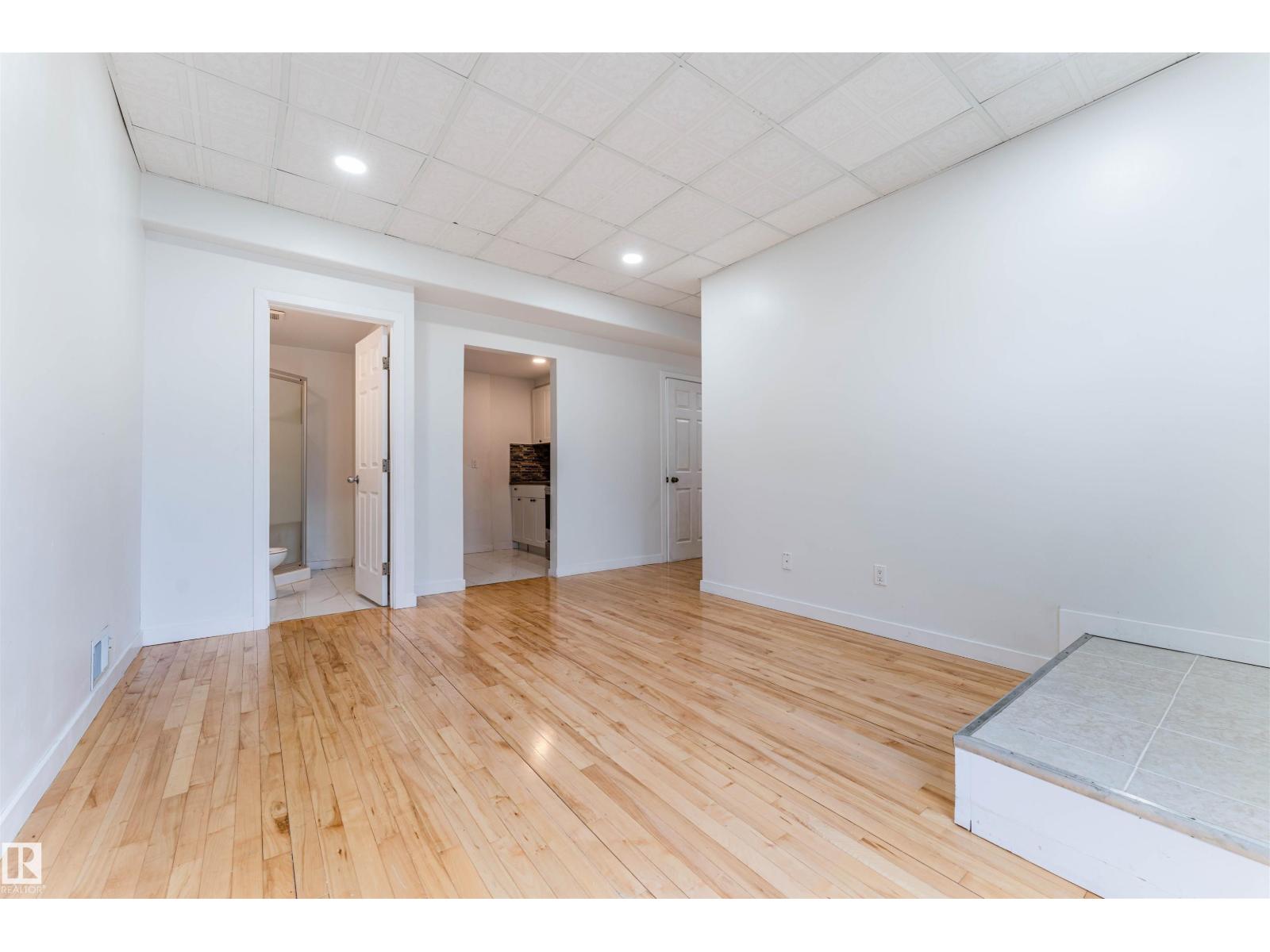 14916 136 ST NW - 42