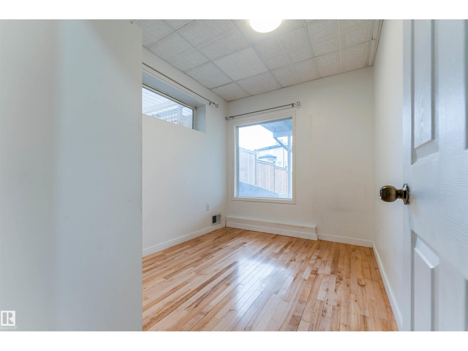 14916 136 ST NW - 47