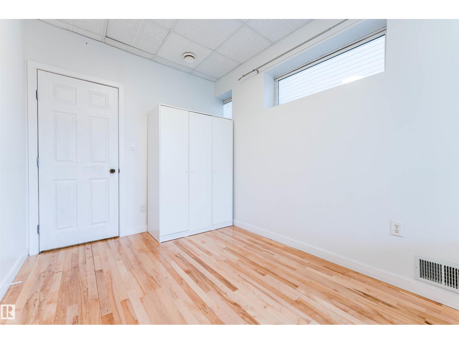 14916 136 ST NW - 48