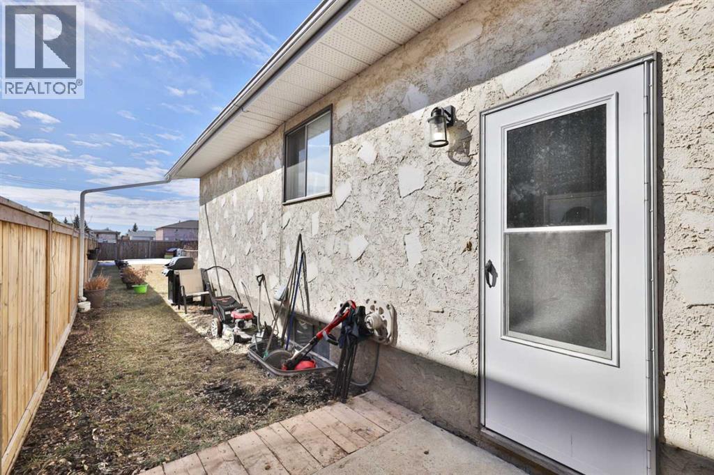 6403A 49 Avenue - 22