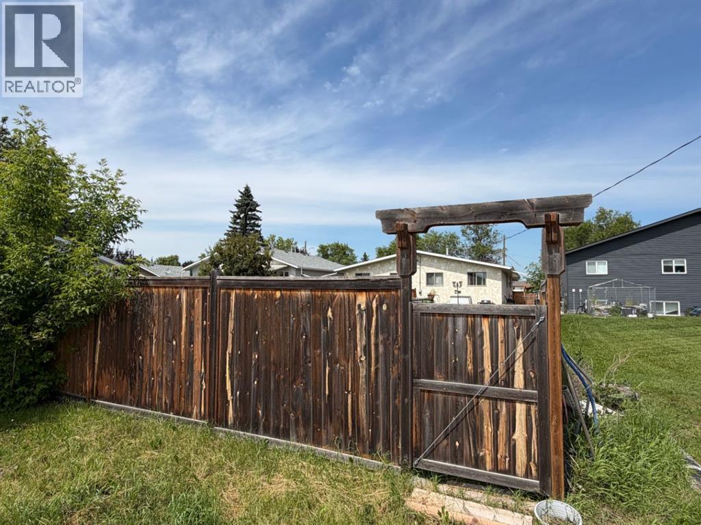 6403A 49 Avenue - 25