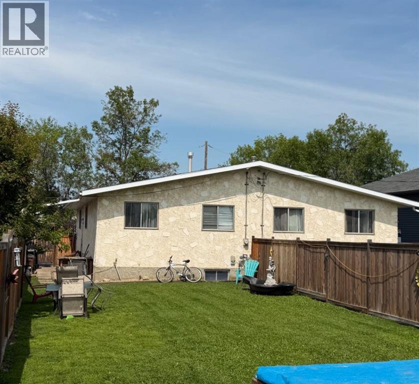 6403B 49 Avenue - 18