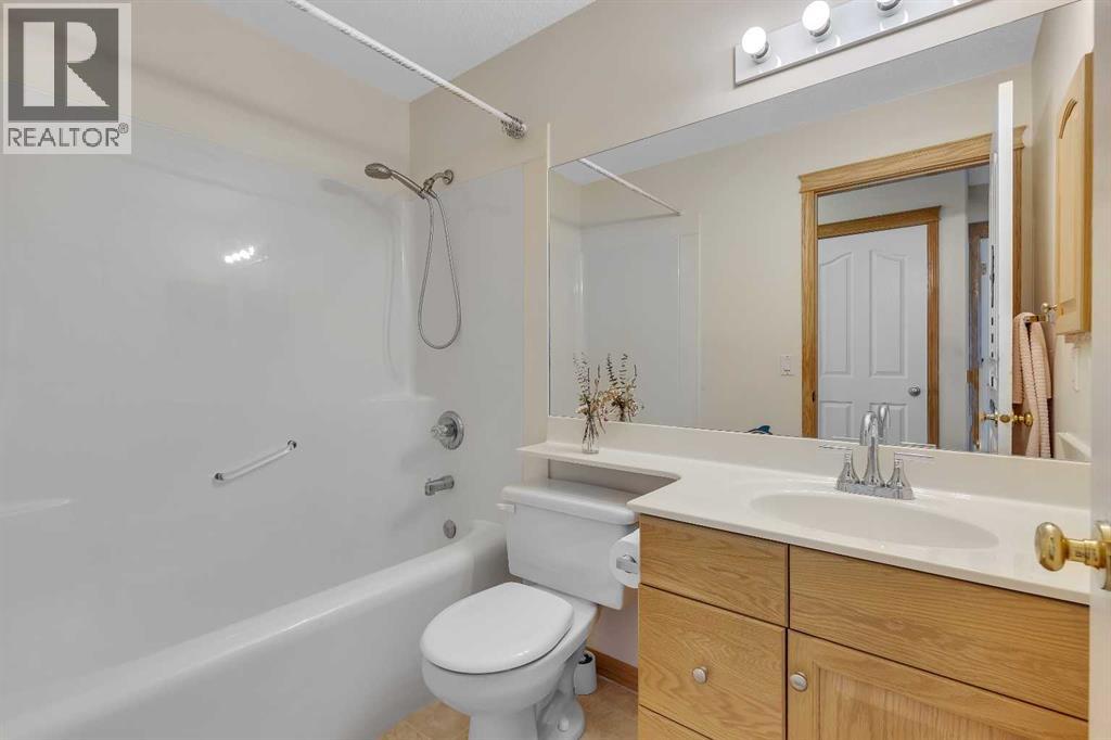 9 Panorama Hills Manor NW - 30