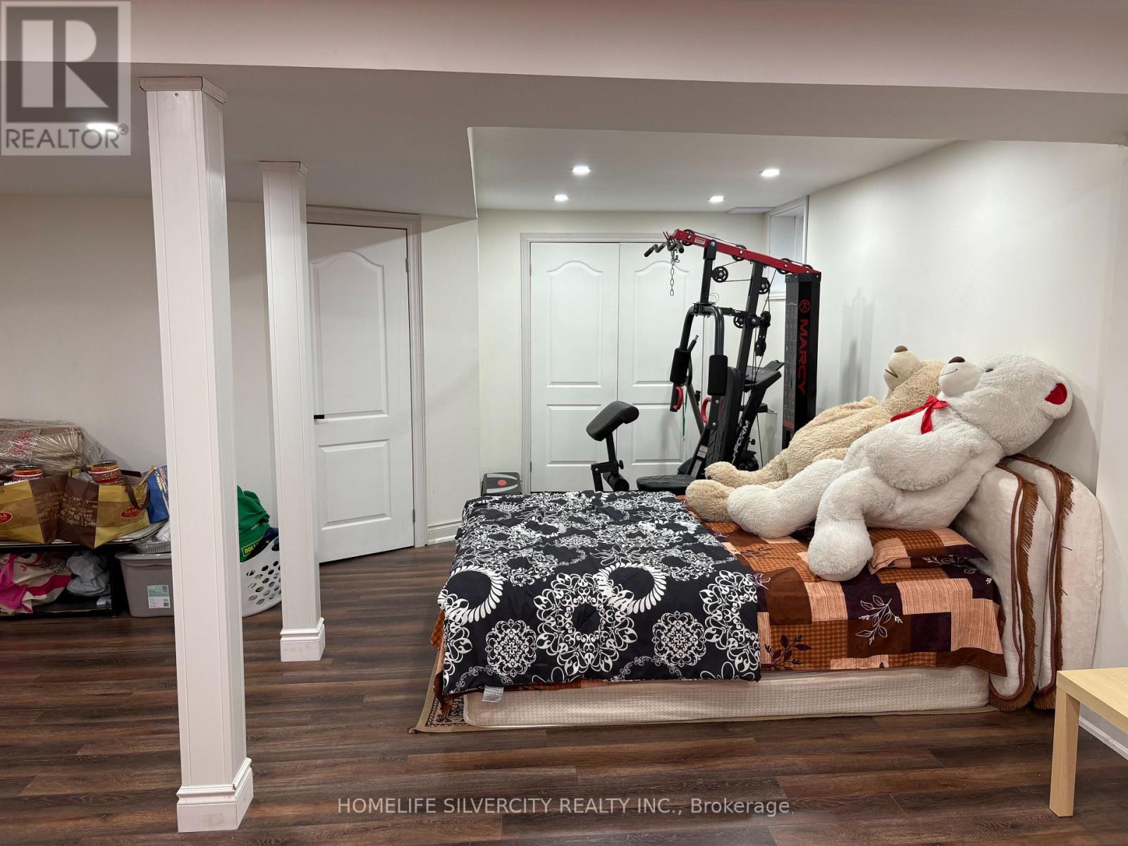 124 JORDAN DRIVE - 35