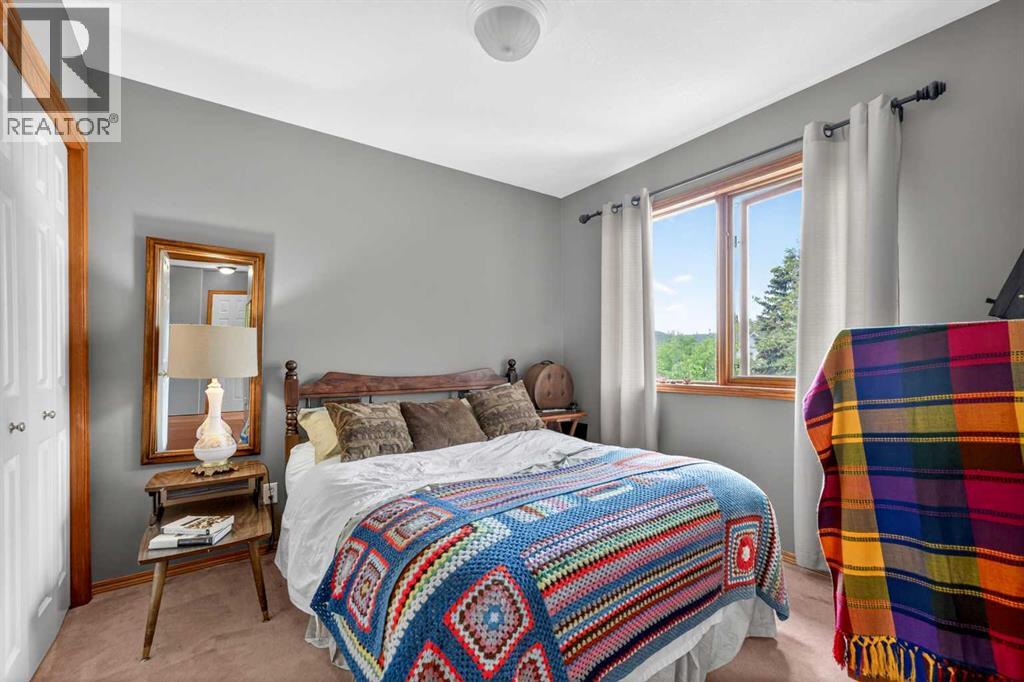 148 Sierra Madre Crescent SW - 30