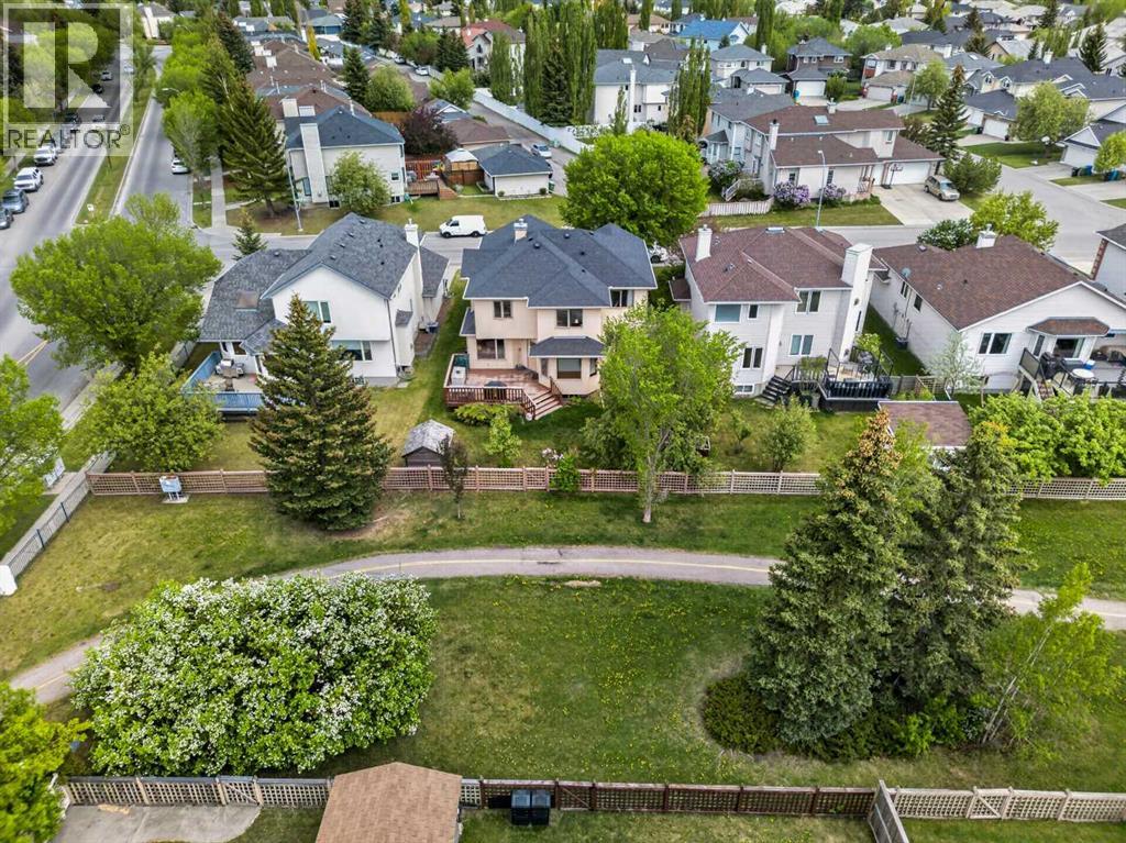 148 Sierra Madre Crescent SW - 3