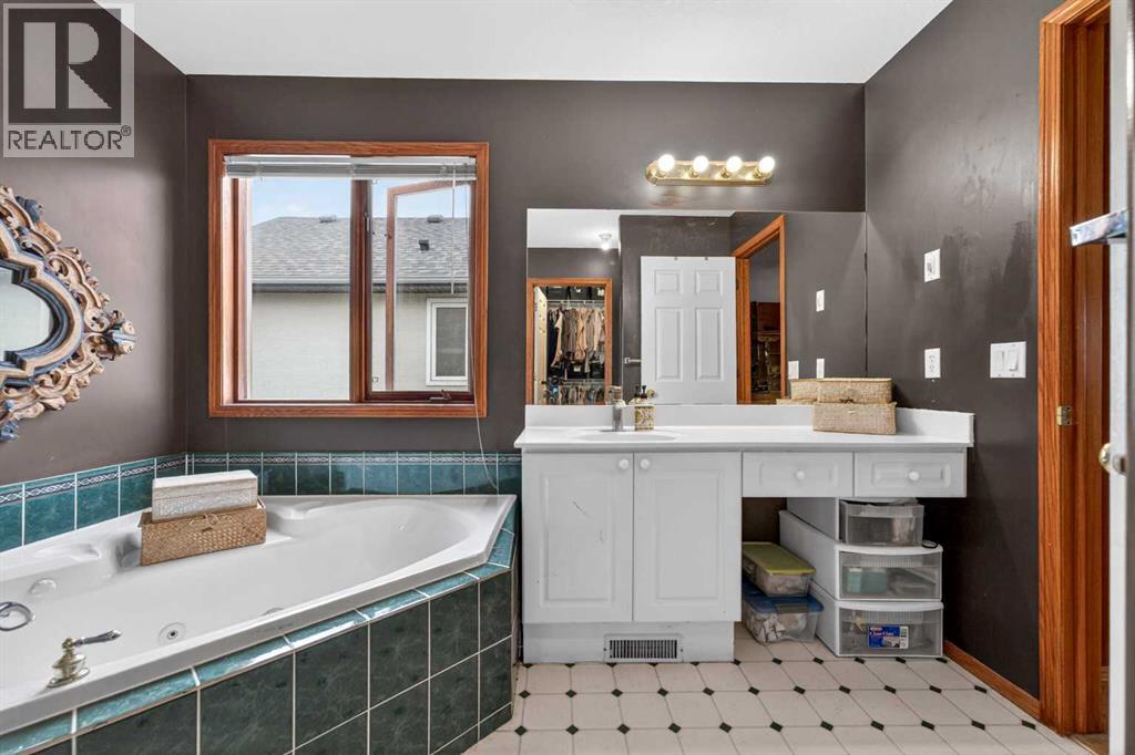 148 Sierra Madre Crescent SW - 28