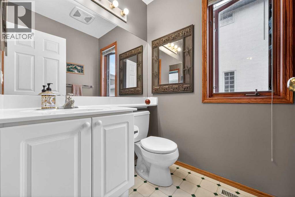 148 Sierra Madre Crescent SW - 20