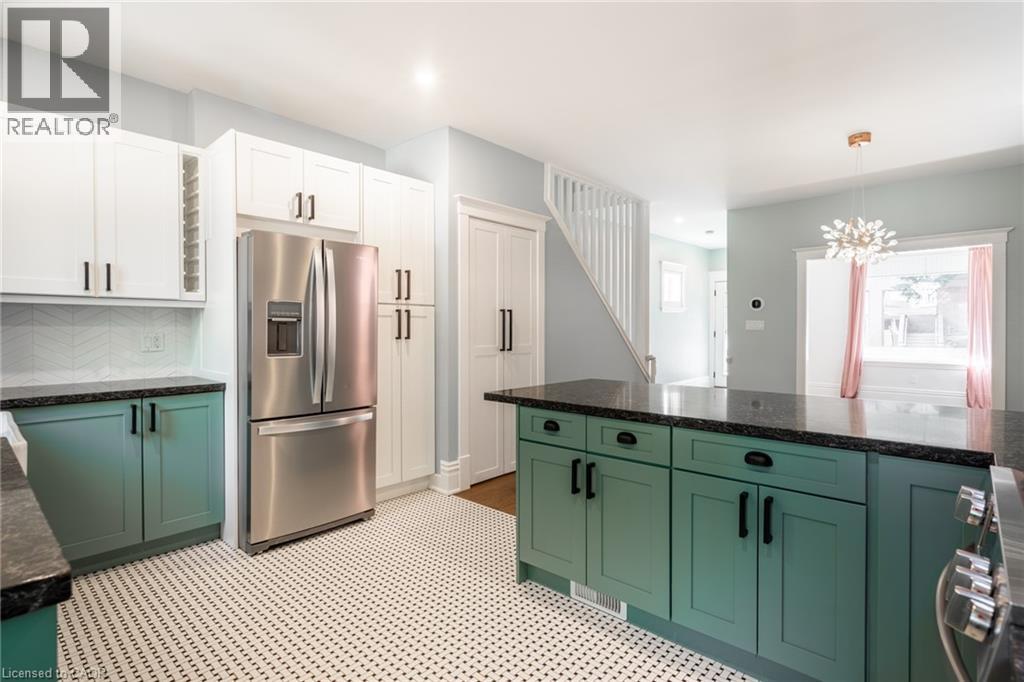 11 LORNE Avenue - 17