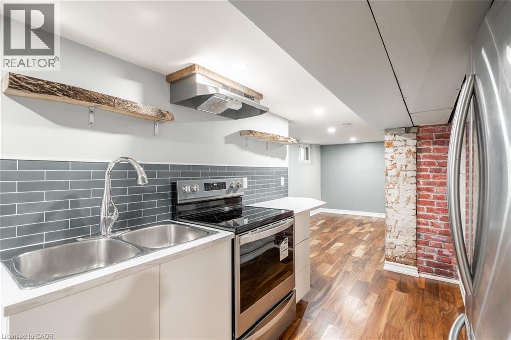 11 LORNE Avenue - 40