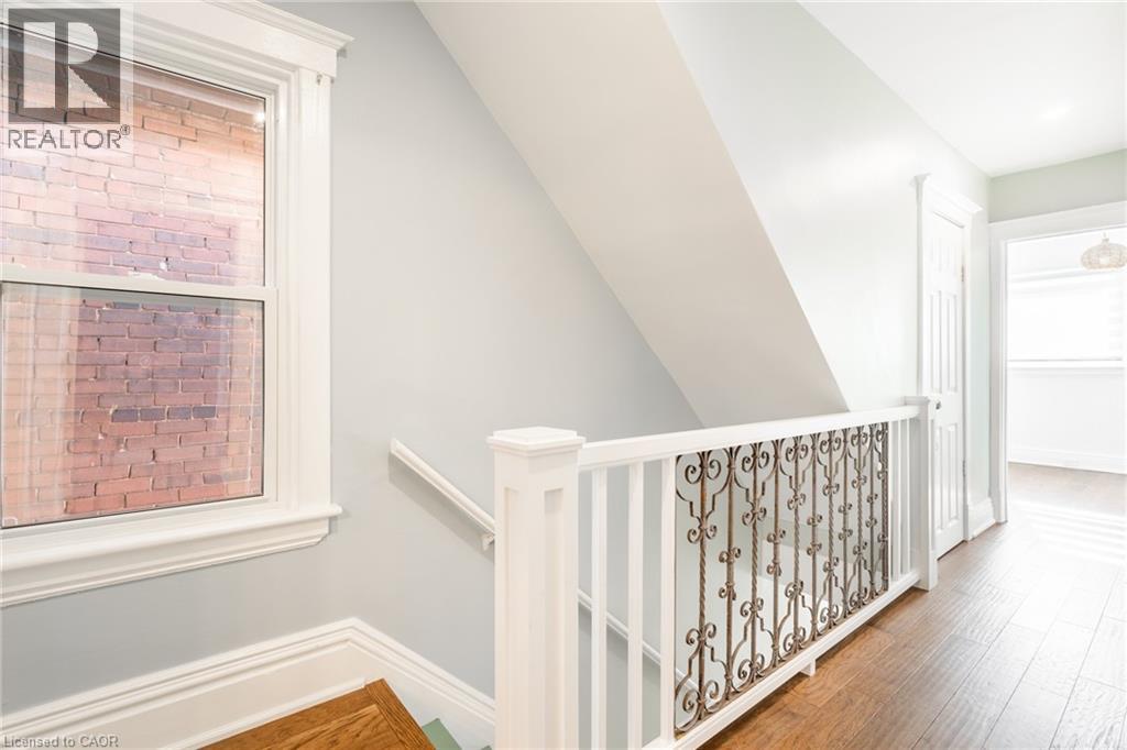 11 LORNE Avenue - 21