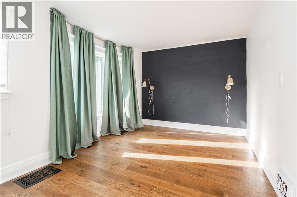 11 LORNE Avenue - 29