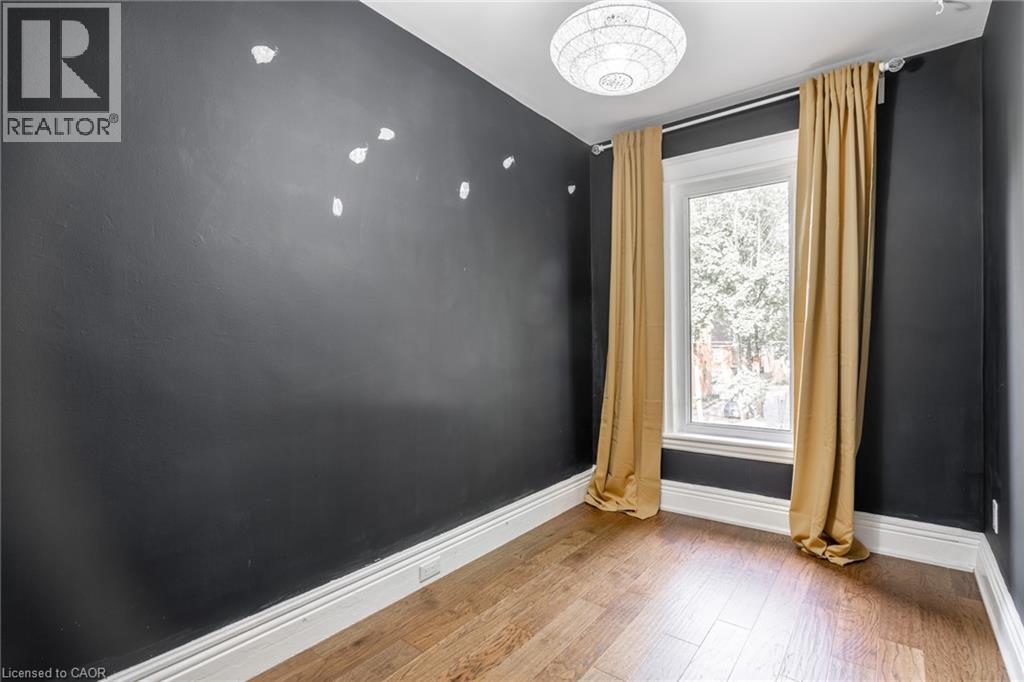 11 LORNE Avenue - 25