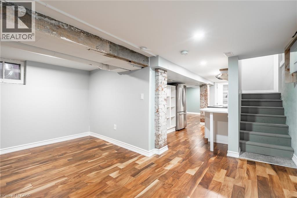 11 LORNE Avenue - 36