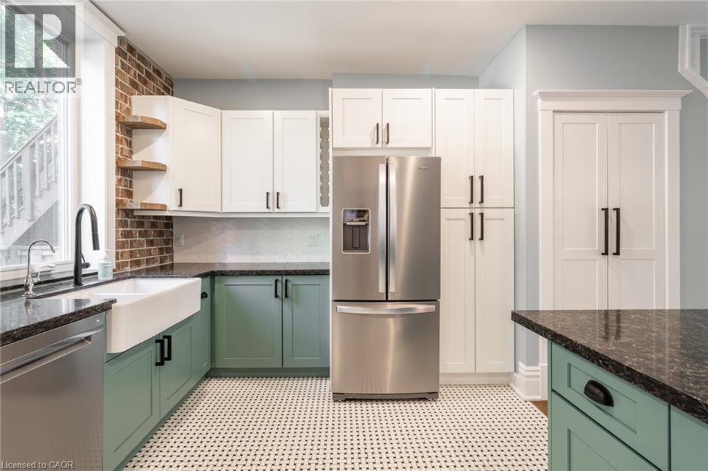 11 LORNE Avenue - 19