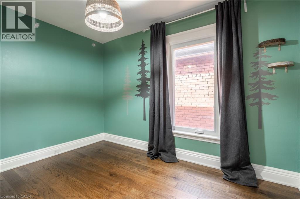 11 LORNE Avenue - 27
