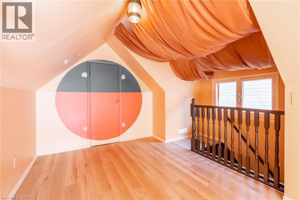 11 LORNE Avenue - 34