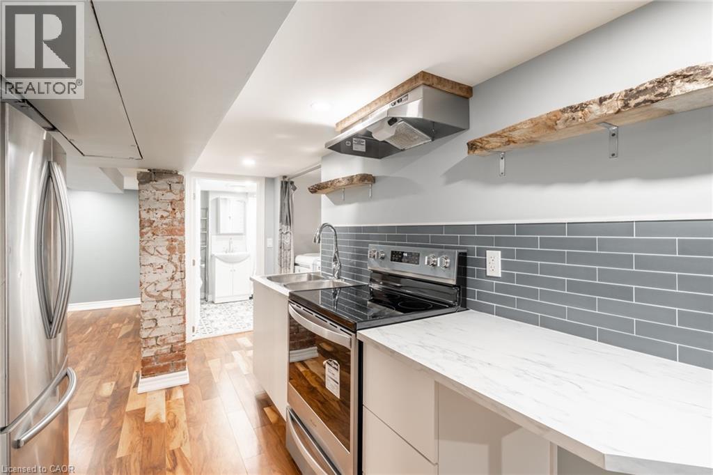 11 LORNE Avenue - 39
