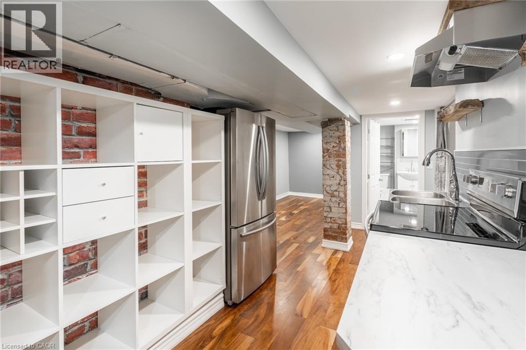 11 LORNE Avenue - 38