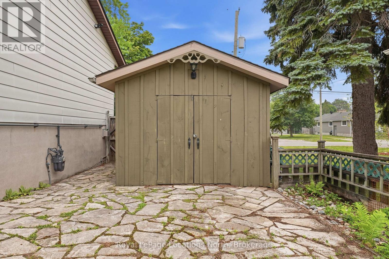 488 MAPLE STREET - 33