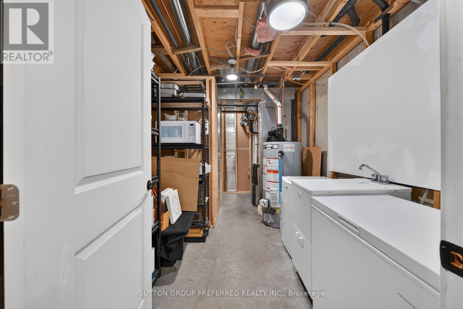 #6 20 WINDEMERE PLACE - Image 36