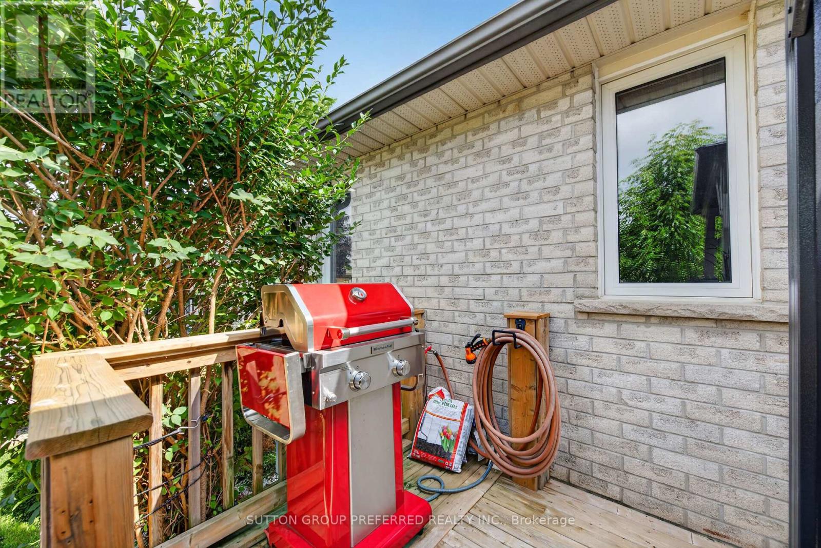#6 20 WINDEMERE PLACE - Image 37