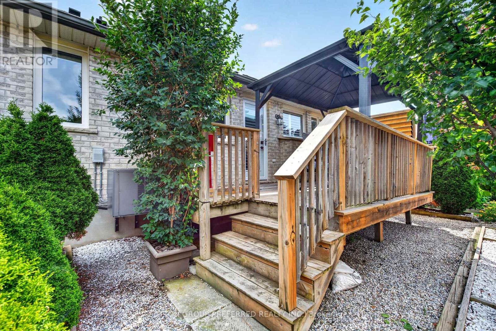 #6 20 WINDEMERE PLACE - Image 39