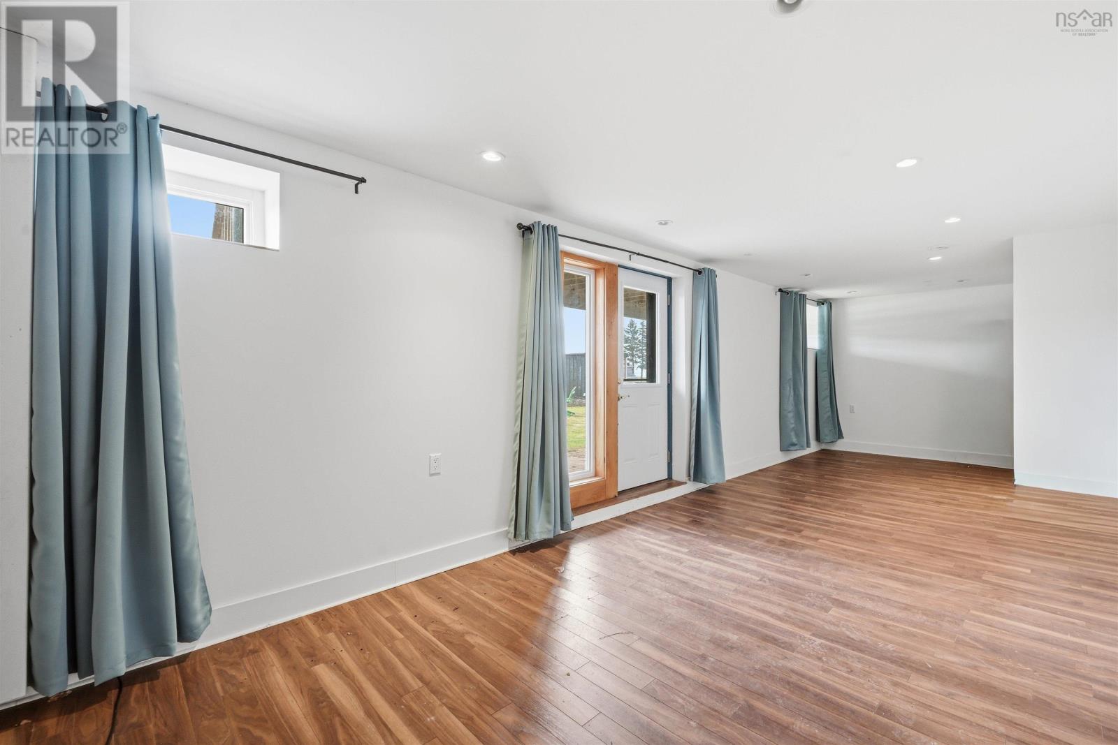 8278 St Margarets Bay Road - 24