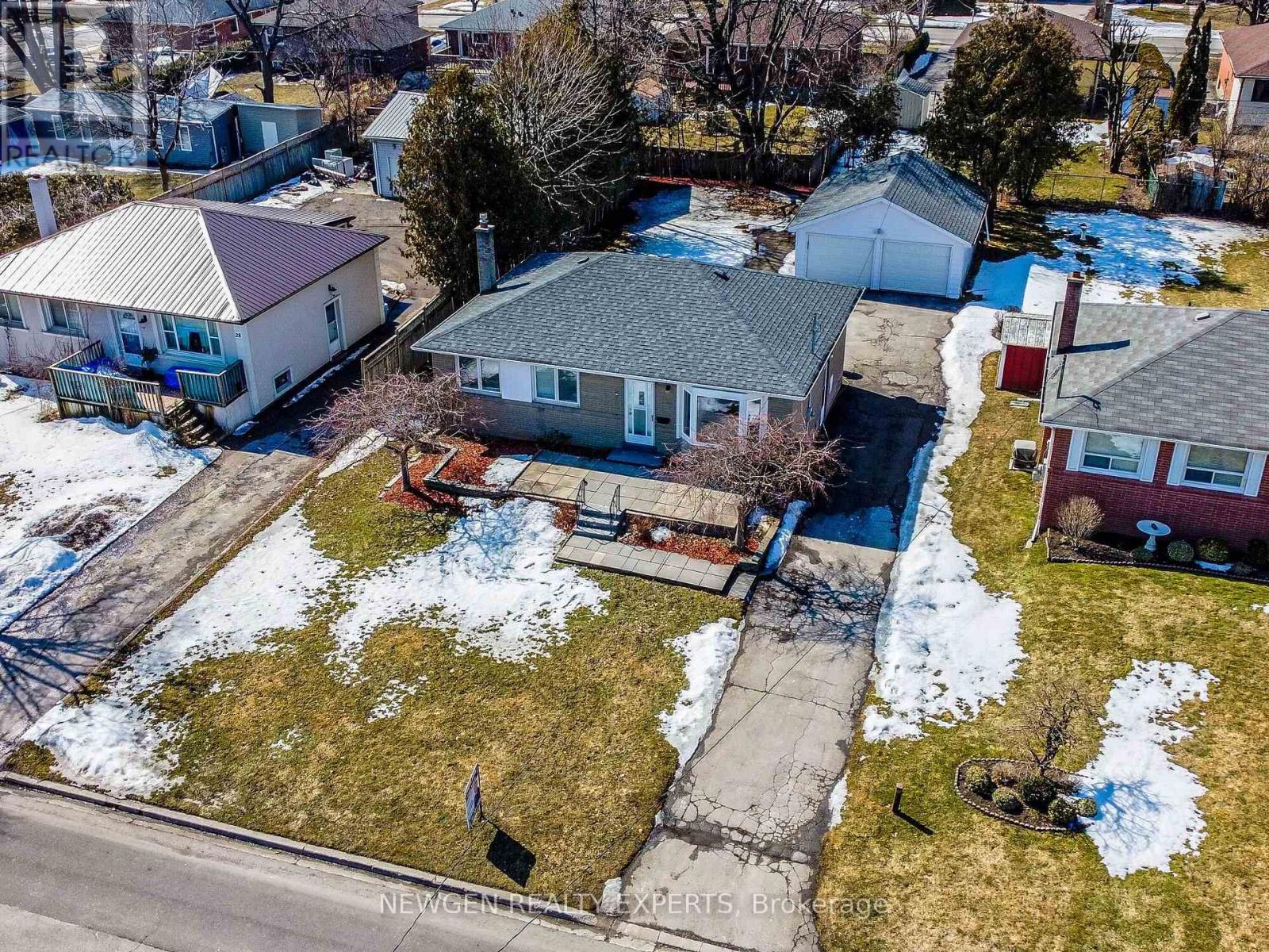 30 LINTON AVENUE E - 1