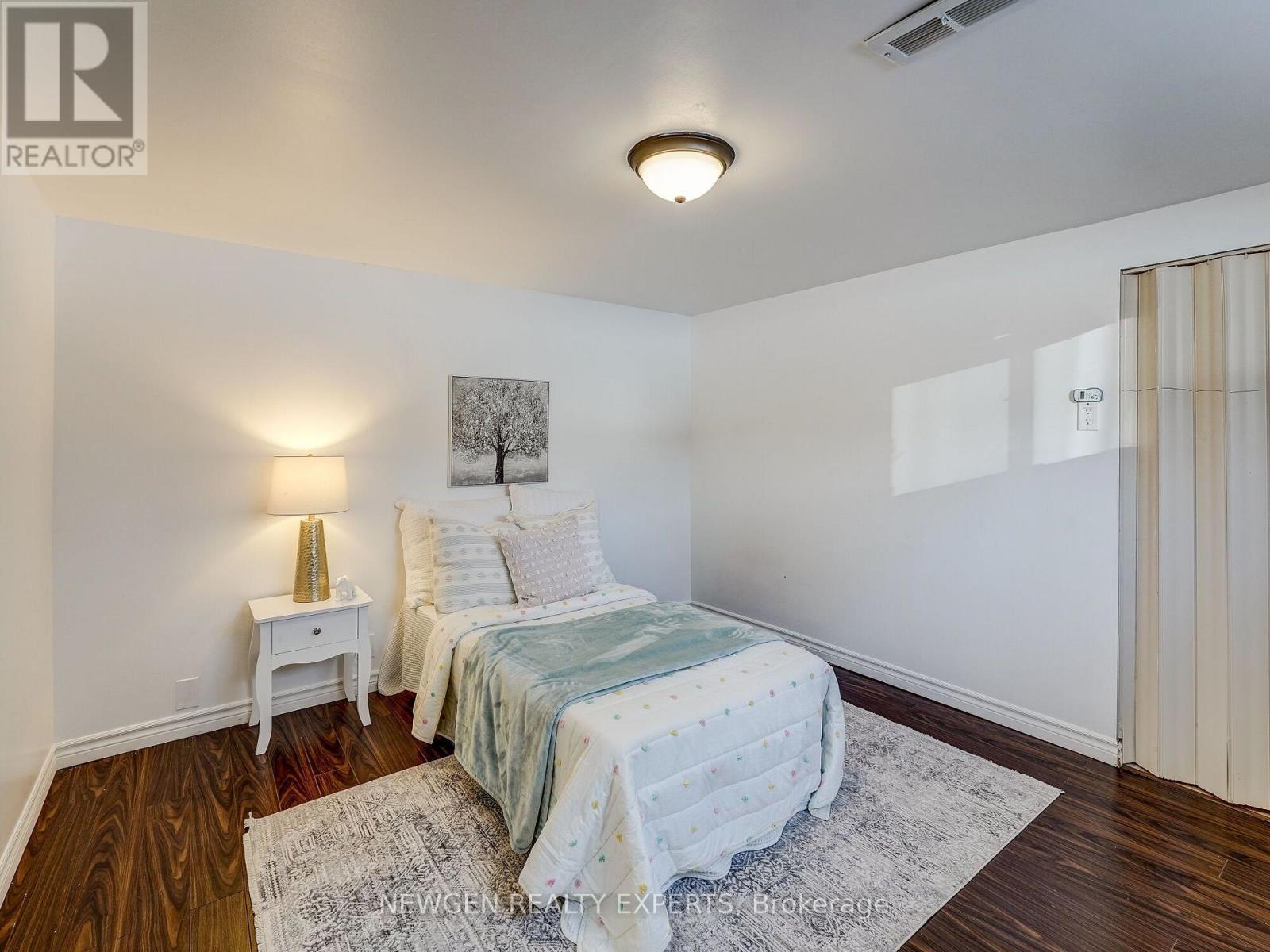 30 LINTON AVENUE E - 21