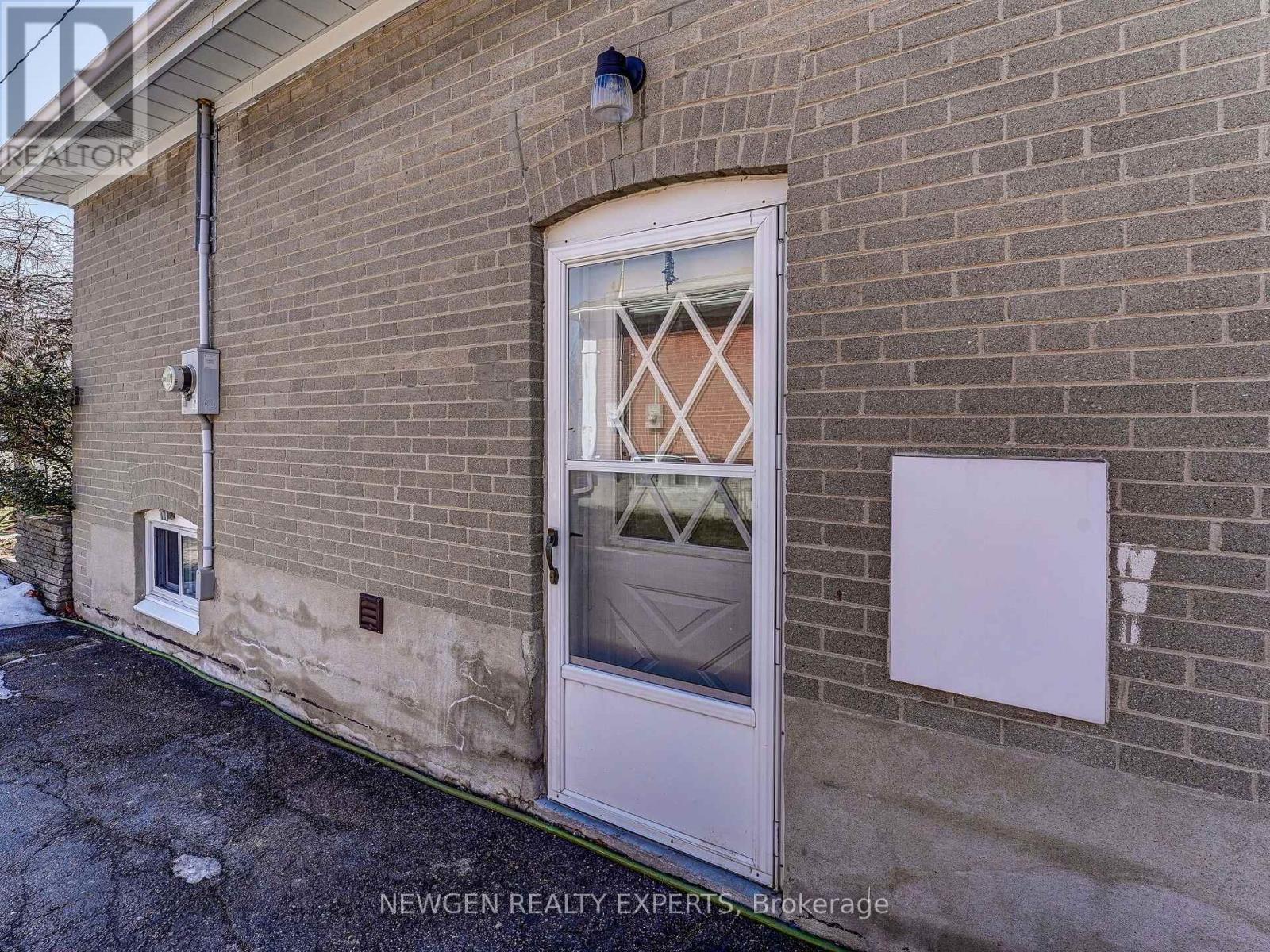 30 LINTON AVENUE E - 22