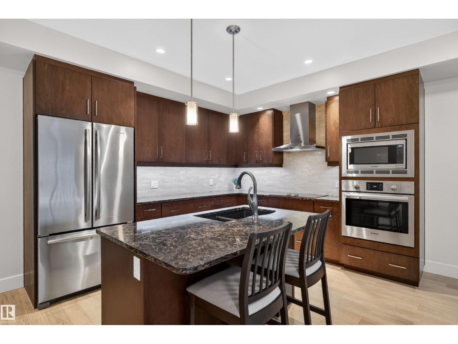 #514 200 BELLEROSE DR - 1