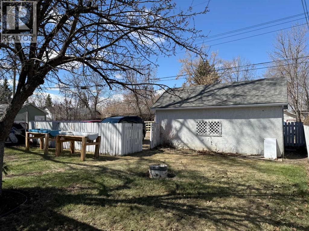 133 6 Avenue SE - 38