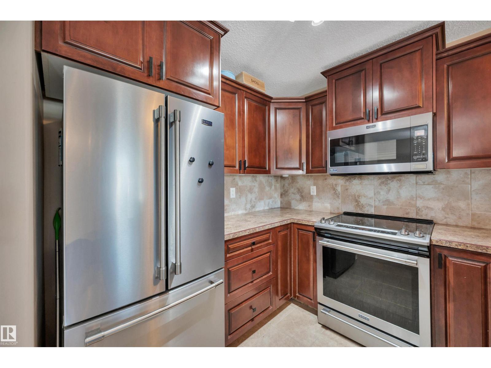 #40 9511 102 Avenue - 3