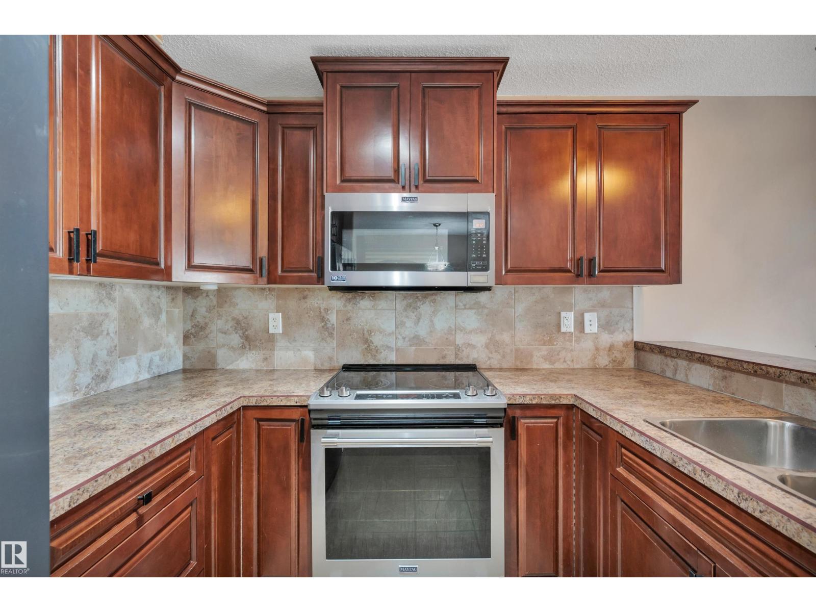 #40 9511 102 Avenue - 2