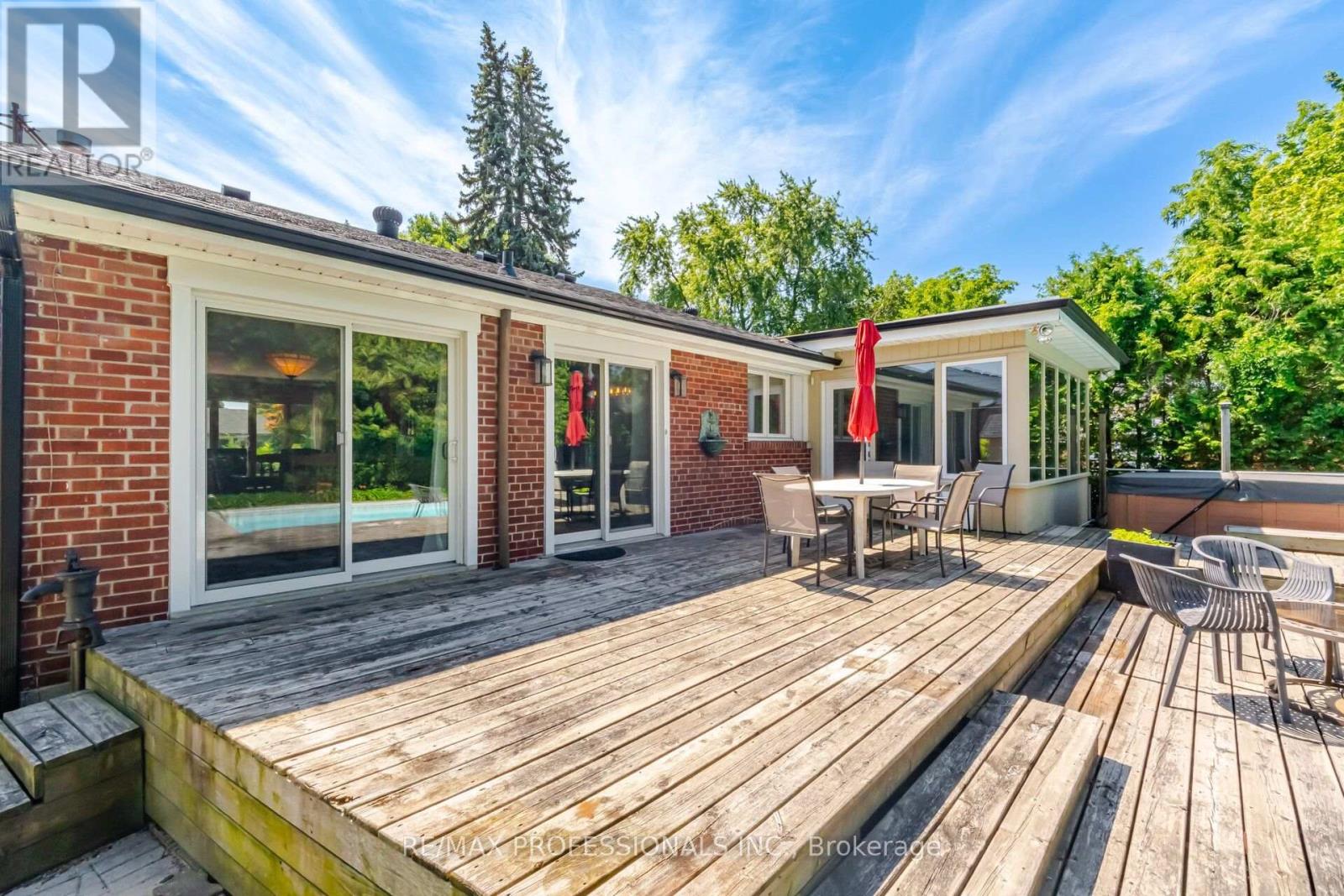 1453 GLENWATSON DRIVE - 32