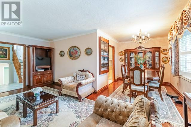 87 HULLMAR DRIVE - 12