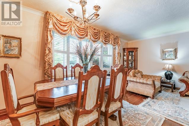 87 HULLMAR DRIVE - 13