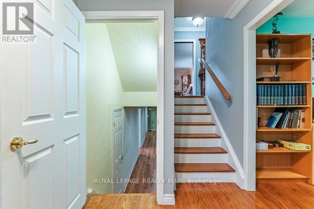 87 HULLMAR DRIVE - 24