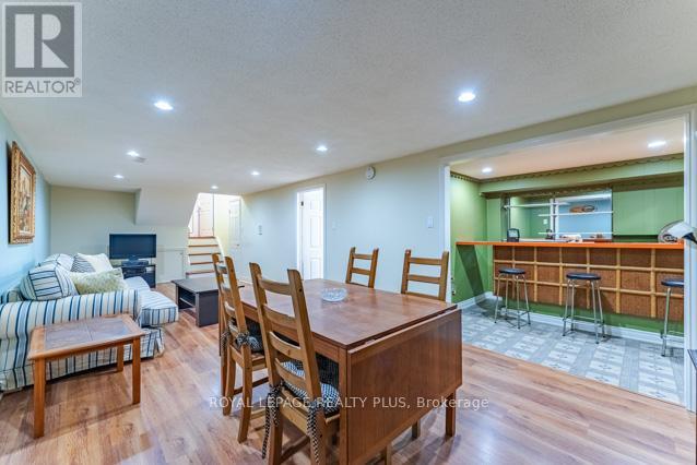 87 HULLMAR DRIVE - 30
