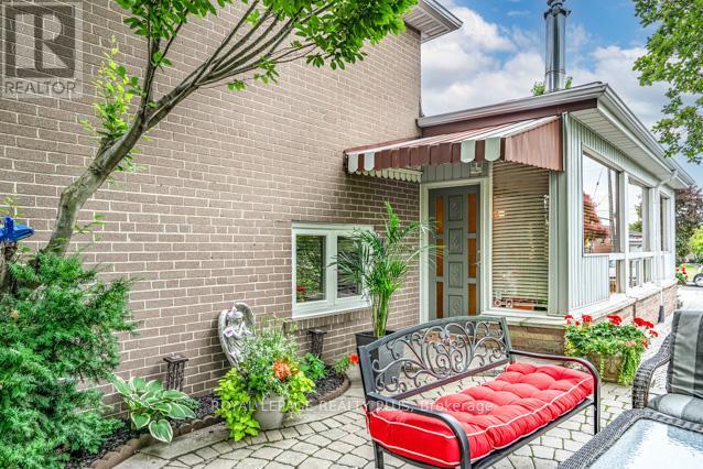 87 HULLMAR DRIVE - 36