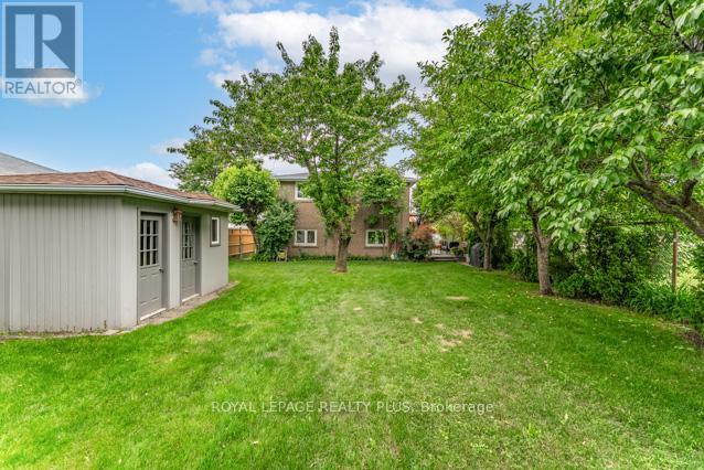 87 HULLMAR DRIVE - 39