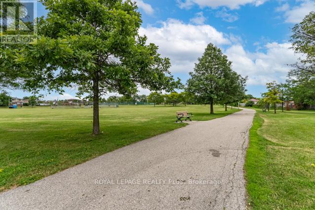 87 HULLMAR DRIVE - 6