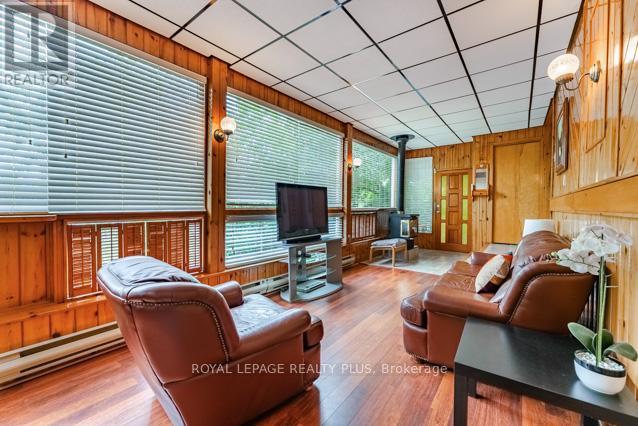 87 HULLMAR DRIVE - 8