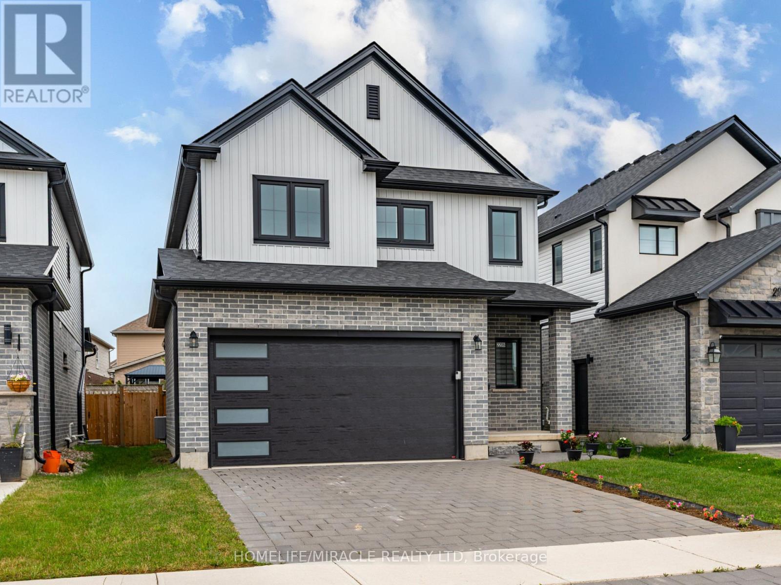 2206 SOUTHPORT CRESCENT - 2