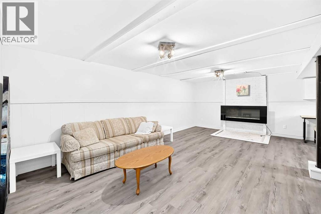 4832 Worcester Drive SW - 21