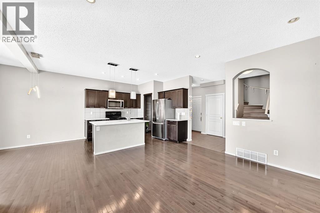 277 Saddlecrest Way NE - 14